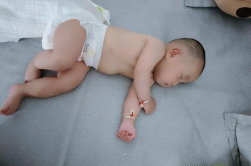 陵水宝宝肠胀气的症状